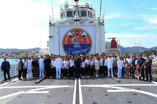 19 Mayıs Atatürk’ü Anma Gençlik ve Spor Bayramı’nda Sahil Güvenlik Gençlerle Buluştu