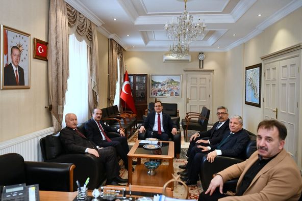 THK Kayyum Heyeti Başkanı,Türkiye Hava Sporları Federasyonu Başkanı ve Genel Sekreteri, beraberindekiler Valimizi Ziyaret etti