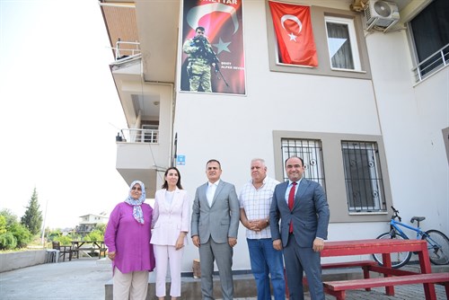 Valimiz Sayın Dr. İdris Akbıyık, Şehit Jandarma Uzman Onbaşı Alper Seven’in Ailesini Ziyaret Etti