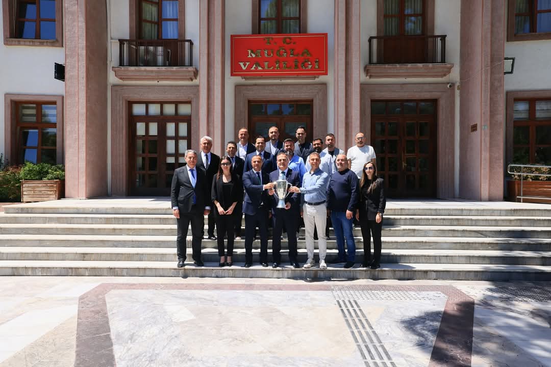 Muğlaspor Kulübü Başkanı Menaf Kıyanç ve Yönetim Kurulu Üyeleri Valimiz Sayın Dr. İdris Akbıyık'ı Ziyaret Etti
