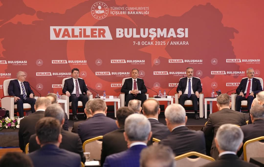 Valimiz Sayın Dr. İdris Akbıyık Cumhurbaşkanlığı Külliyesinde Düzenlenen Valiler Buluşmasına Katıldı